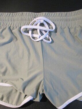 Juniors sz L green with white trim shorts by Love Streak